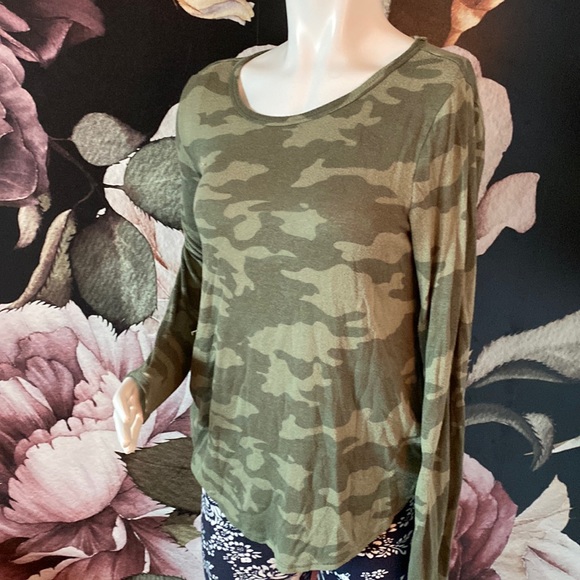 Womens Camo Long Sleeve - Picture 1 of 4
